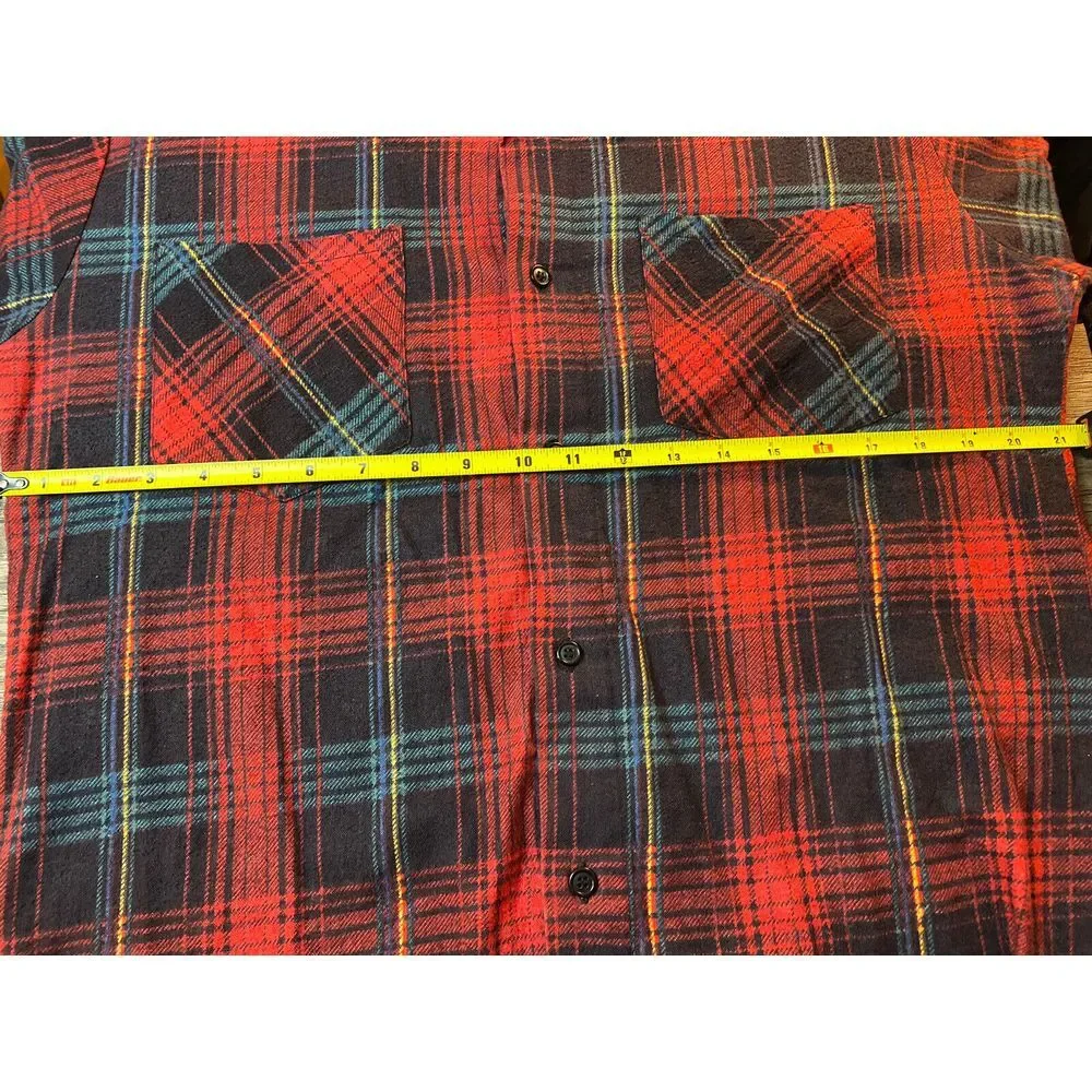 Vtg SAUGATUCK‎ DRY GOODS COMPANY LTD Shirt Mens Medium Red Plaid Flannel